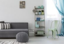 Werk je interieur af met de juiste gordijnen moderne woonkamer met gordijnen