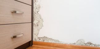 Een vochtig huis? Hiermee moet je rekening houden vochtig huis
